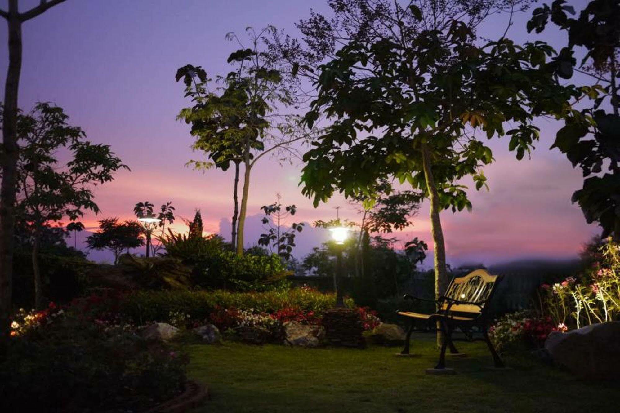 Phukumhom Khao Yai Hotel Wangkata Luaran gambar